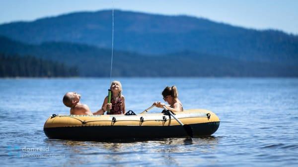 family shoot on Lake Almanor