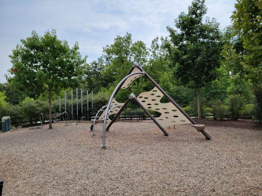 Instruments and climbing structures