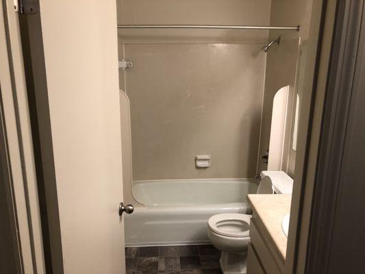 2 bed 2 bath guest bathroom