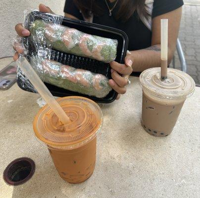 Thai tea, Coffee tea, an order of shrimp spring roll