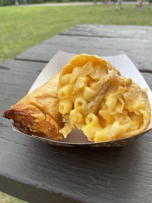 Mac n Cheese Eggrolls