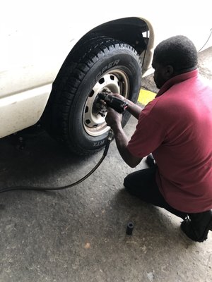 Tire expert