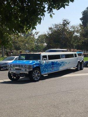 20 passengers hummer