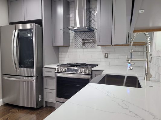 Remodeled kitchen, installed appliances