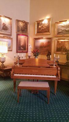 Grand piano at the Great Memorial building.