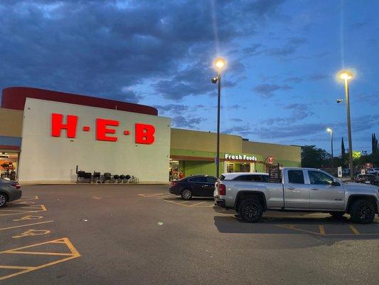 H-E-B