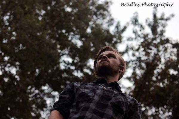 Bradley Photography takes portraits and senior photos.