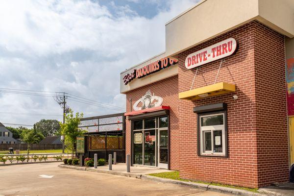 Covered Patio and Drive Thru!