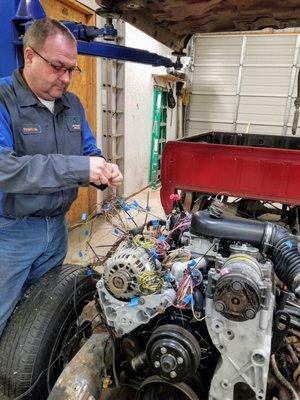 FRANK LOVES A GOOD ELECTRICAL PROBLEM.