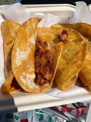 Papas con chorizo in Tacos de Canasta