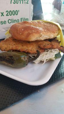 Cemita poblana de milanesa de pollo. Yumm!!