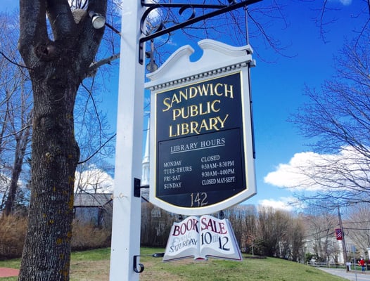 Sandwich library sign!