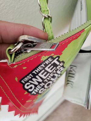 Repaired purse zipper