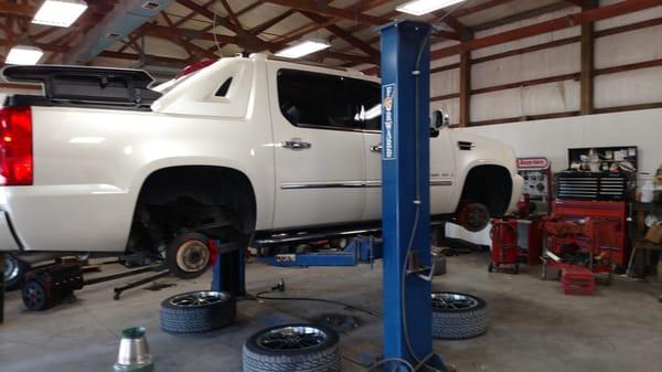 Brakes and rotors for 2008 Escalade EXT .