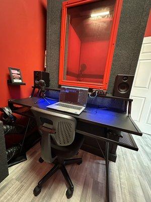 Music recording studio room - Red Room