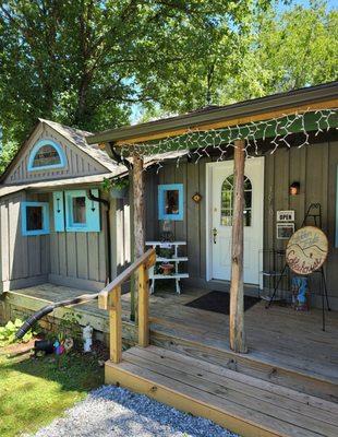 Hidden Trails Coffeehouse in Horse Shoe, North Carolina.