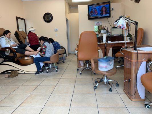 pedicure massage chairs and manicure tables