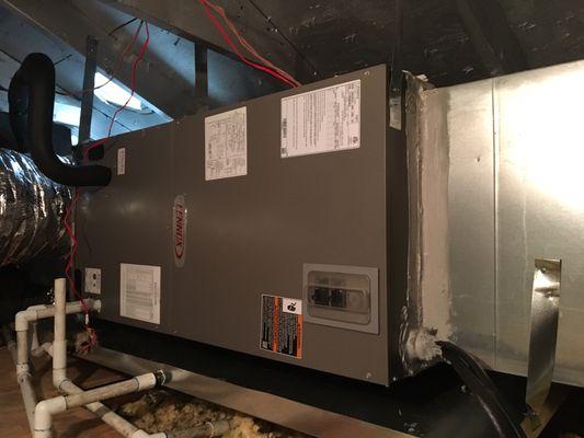 Lennox CBX27 air handler with metal plenums