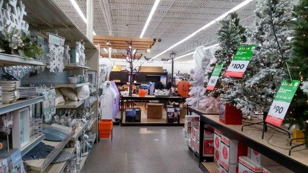 #halloween merchandise #christmastrees #biglots #werkroad #cincinnati #bargins @yelpcincy