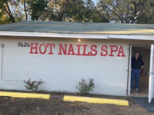 Hot Nails Spa