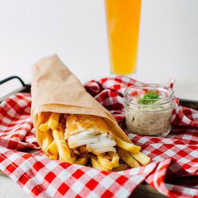 Cod Fish 'n Chips with Tangy Tartar Sauce