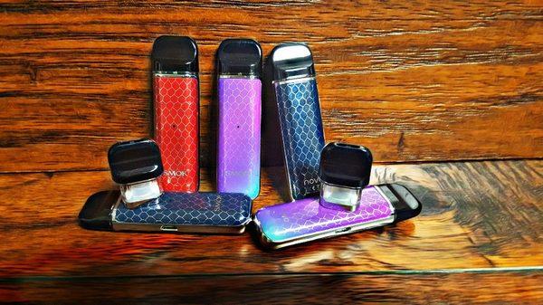 SMOK NOVO Ultra Portable Pod Kit. vape pod system. Exquisite cobra plated panels. 450mAh rechargeable battery and 2mL refillable pods.