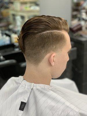 Men's undercut with tapper