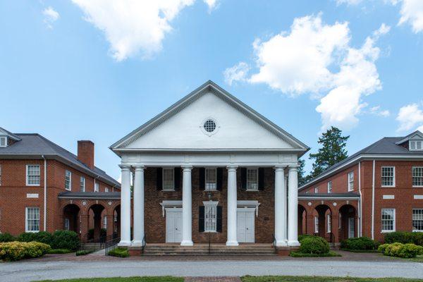 The historic front portico and arcades of Buffalo flanked by the David and Rachel Buildings.  Church establish in 1756, Sanctuary, 1827.