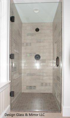 Frameless single shower glass door