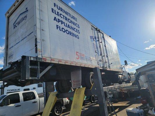 23,000lb out door lift