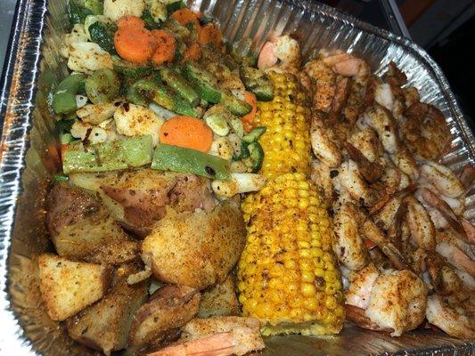 2lb shrimp platter with vegetables and jerk seasoning