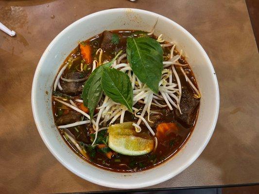 B22. Beef Stew - Mi Bo Kho