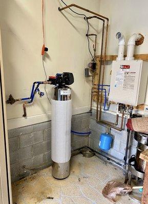 #Halo 5 filtration system with a tankless water heater. # 24/7 Plumbing