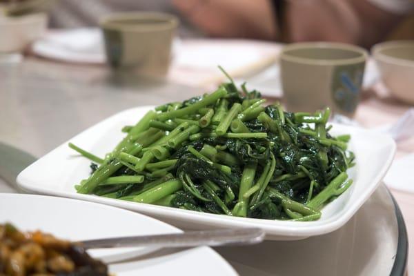 蒜炒空心菜 Braised Kangkung