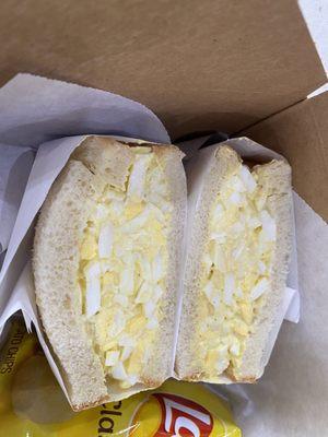 Egg salad sandwich