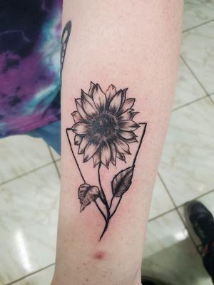 Simple sunflower done in black and grey