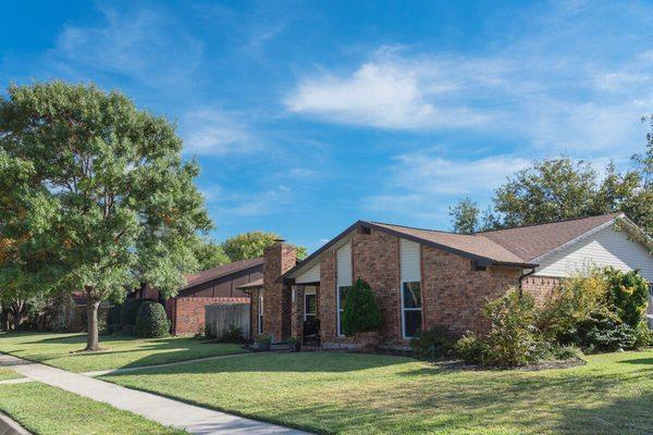 Jamie Buys Houses in Texas in any condition.