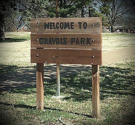 Gravois is a 2-square block, or 8 acre, small park.