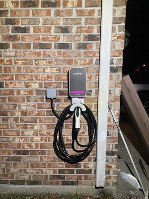 Electric vehicle charger