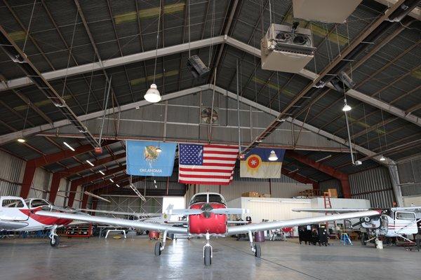 Spartan College Flight Facility new Piper Archer in Hangar