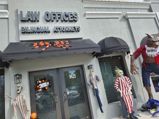 10/16/23 Great law firm on W. Sample Rd. has put up its great Halloween decorations!