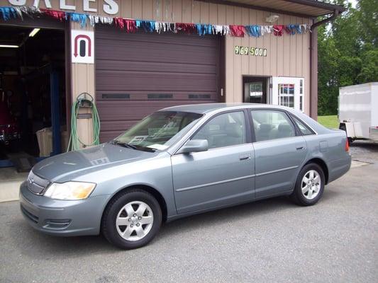 2001 Toyota Avalon, V6, Auto, AC, PW, Blue w/Beige Leather, 111K miles   $4,995