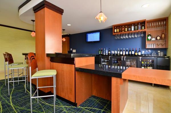 The lounge at Fairfield Inn & suites by Marriott - Santa Cruz - Capitola