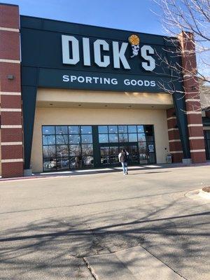 DICK'S Sporting Goods