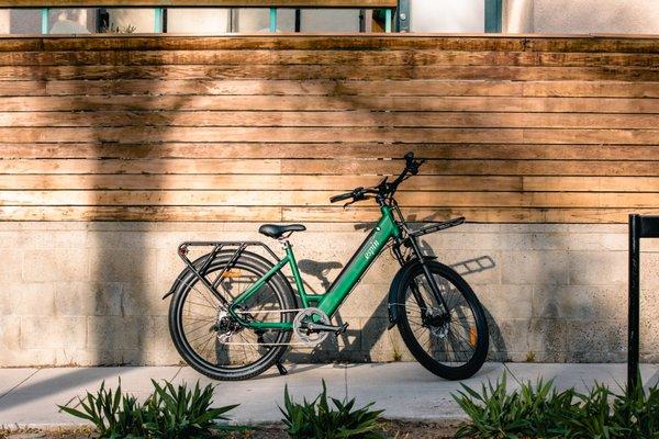 Flow - 500 w motor, 55 lbs, 20 mph, 50 mile range, 8-speed step through e-bike in Forest Green