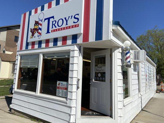 Front of Troys