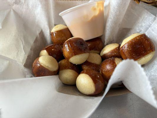 Pretzel bites