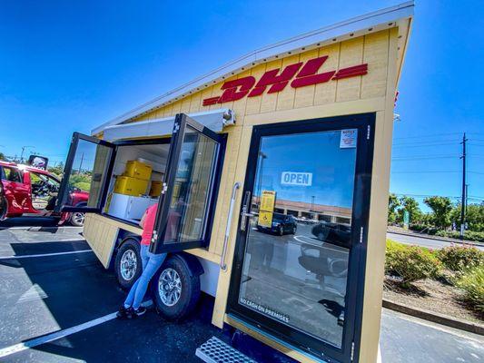 DHL trailer