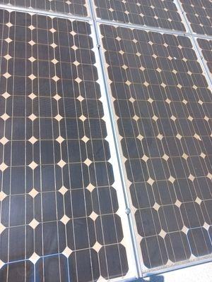 Clean and dirty solar panels
Before & After pic