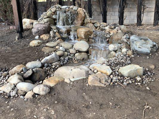 Simi Valley Ca pondless water feature